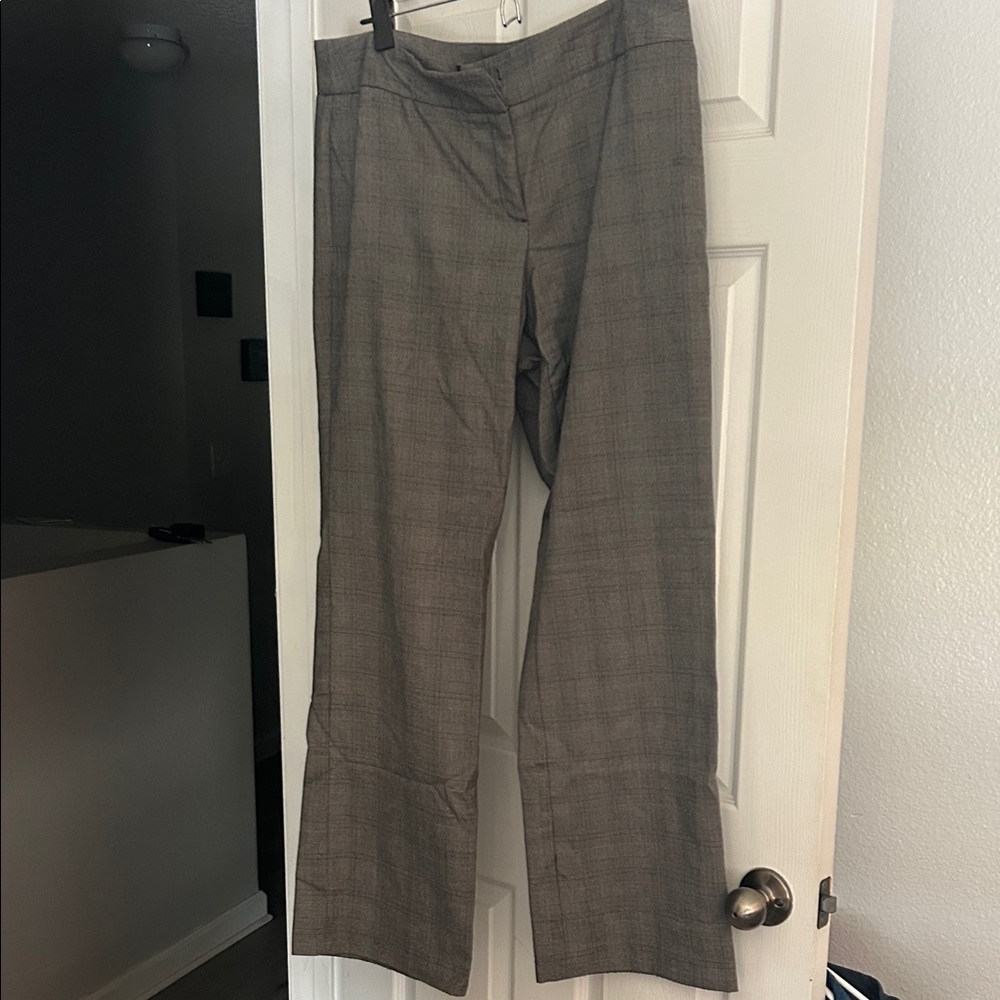 Elegant Women's Gray Trousers